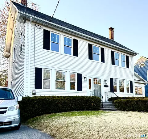 67 Faire Harbour Pl, New London, CT 06320