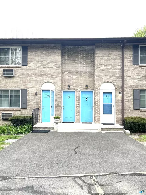 35 Mountain Village Rd #30, Waterbury, CT 06706