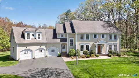 5 School House Ln, Simsbury, CT 06070