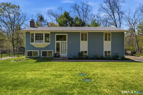 97 Brookside Ln, Mansfield, CT 06250