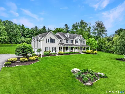 40 Ball Pond Rd E, New Fairfield, CT 06812
