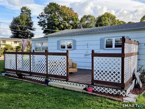 Exterior - 32 North St, Madison, CT 06443 photo 1 of 3