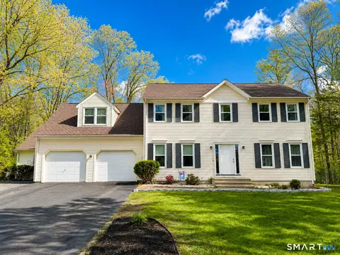52 Grieb Trl, Wallingford, CT 06492