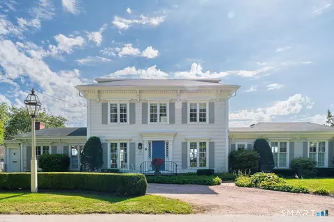 20 Grove Ave, Groton, CT 06340
