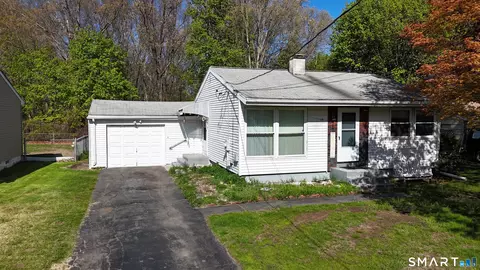 118 Bradley Ter, Derby, CT 06418