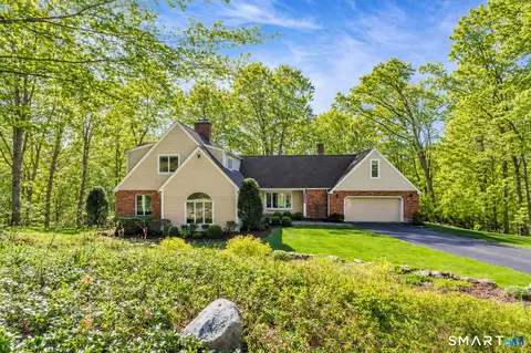 37 Hidden Brook Dr, Brookfield, CT 06804