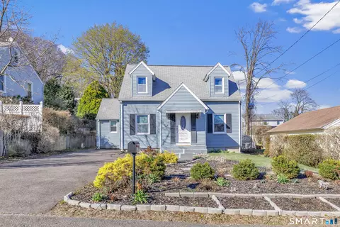 29 Montgomery St, Shelton, CT 06484