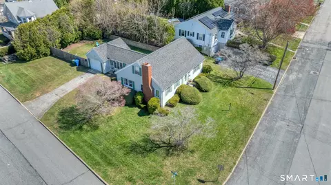 79 Longview St, Waterford, CT 06385