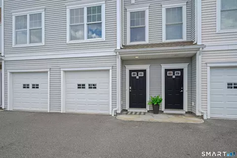 205 Copper Square Dr #205, Bethel, CT 06801