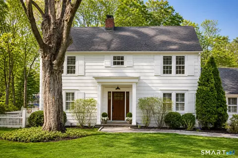 5 Riverview Dr, Norwalk, CT 06850