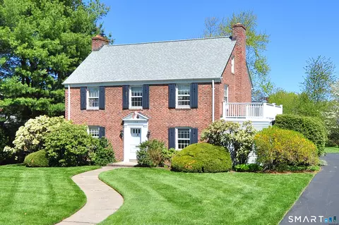 102 Ridgewood Rd, West Hartford, CT 06107