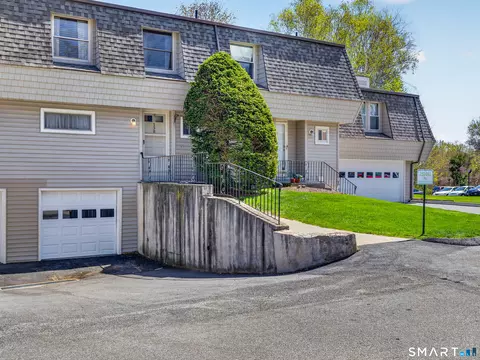 138 Sheraton Ln #138, Norwich, CT 06360