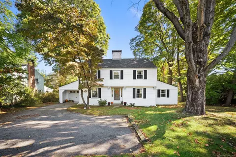 236 Ridgewood Rd, West Hartford, CT 06107