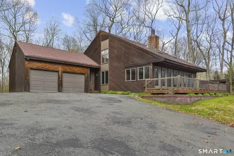 68 Tawney Dr, Bethany, CT 06524