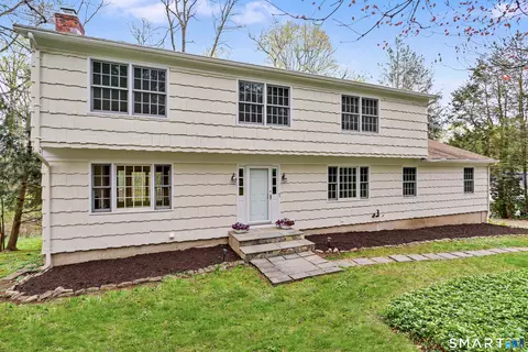 30 Pequot Trl, Westport, CT 06880