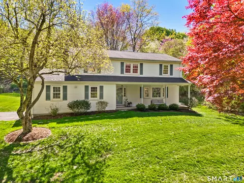 107 Barclay Dr, Stamford, CT 06903