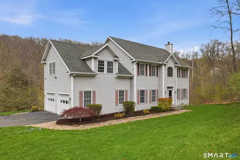9 Coventry Ln, Oxford, CT 06478