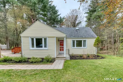 21 Old Meadow Plain Rd, Simsbury, CT 06070