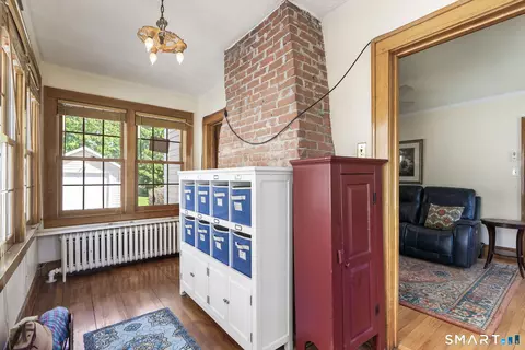 Entry Way - 24 Hillcrest Ave, Wethersfield, CT 06109 photo 4 of 4