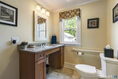 Bath - 24 Hillcrest Ave, Wethersfield, CT 06109 photo 1 of 2