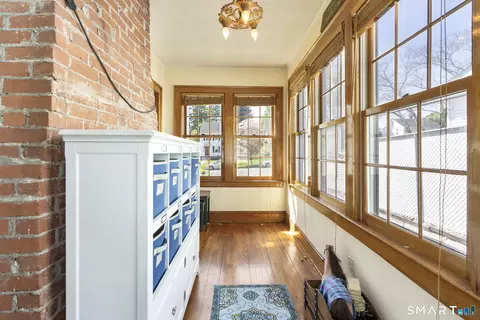 Entry Way - 24 Hillcrest Ave, Wethersfield, CT 06109 photo 3 of 4