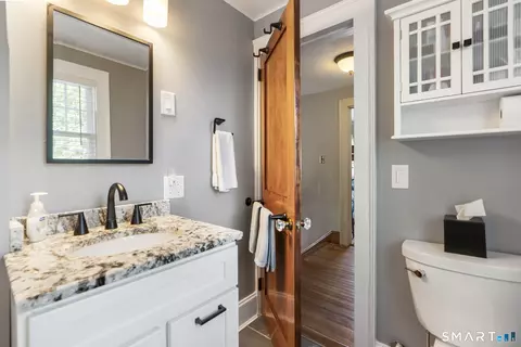 Bath - 24 Hillcrest Ave, Wethersfield, CT 06109 photo 2 of 2