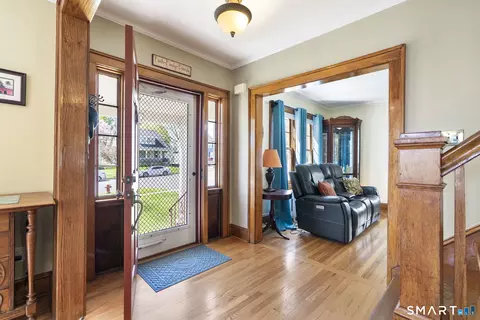 Entry Way - 24 Hillcrest Ave, Wethersfield, CT 06109 photo 1 of 4