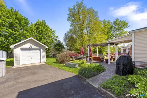 Exterior - 24 Hillcrest Ave, Wethersfield, CT 06109 photo 7 of 7