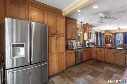 Kitchen - 24 Hillcrest Ave, Wethersfield, CT 06109 photo 4 of 4