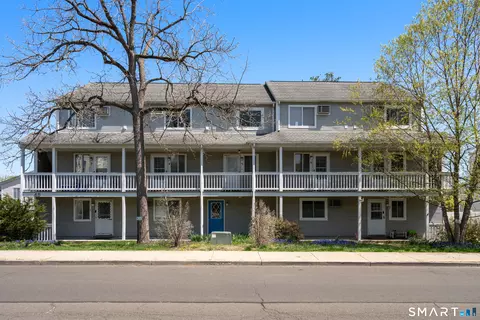 48 Dean St #4, Stamford, CT 06902
