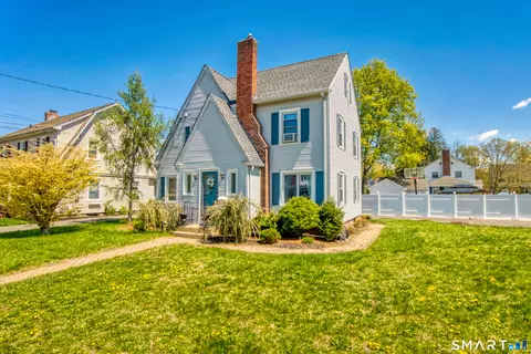21 Lancaster Rd, Manchester, CT 06040
