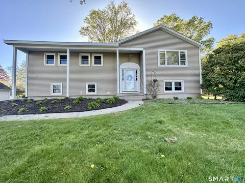 25 Pleasant View Dr, Middletown, CT 06457