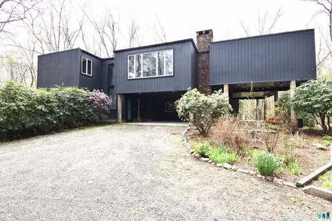 51 Ironworks Rd, Clinton, CT 06413