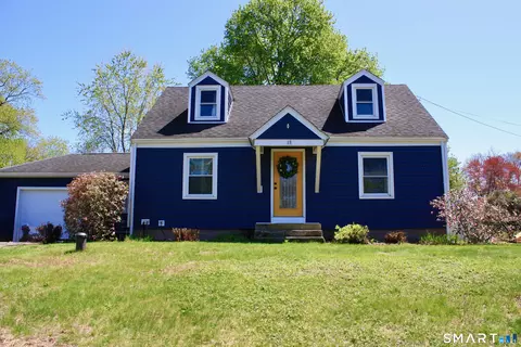 18 Vernon Center Hts, Vernon, CT 06066