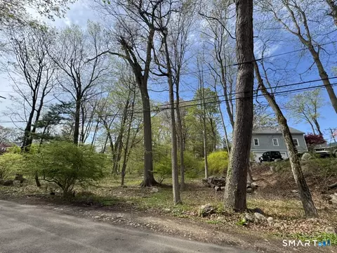 Meeker Court, Norwalk, CT 06853