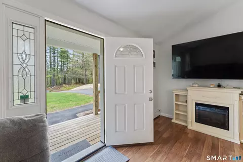 Entry Way - 81 Kelly Rd, Killingly, CT 06241 photo 1 of 4