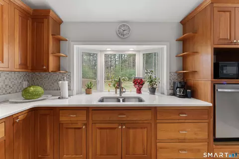 Kitchen - 81 Kelly Rd, Killingly, CT 06241 photo 2 of 8