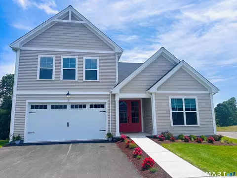 32 Summertime Cir, Pawcatuck, CT 06379