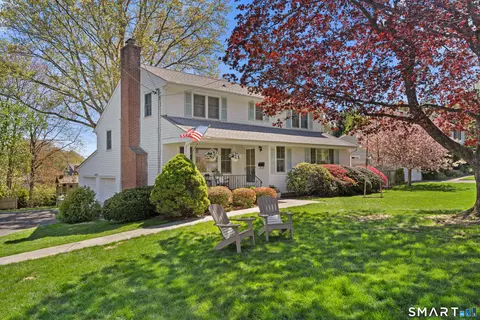 33 Village Dr, New Canaan, CT 06840