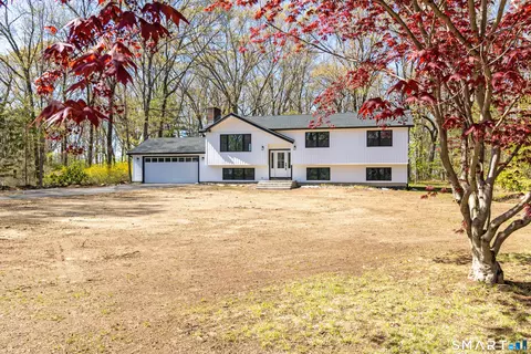 7 Woodhaven Dr, Portland, CT 06480