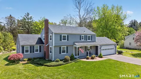 28 Deepwood Rd, Simsbury, CT 06070
