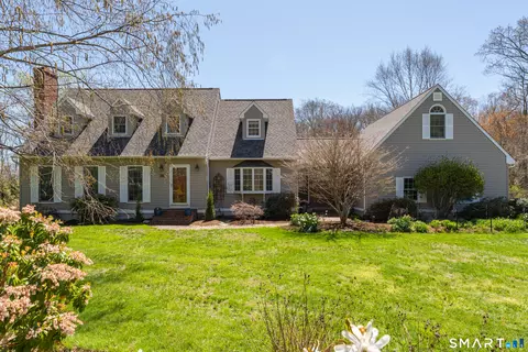 13 Westwood Dr, Waterford, CT 06385