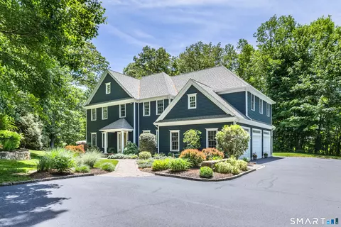 7 Pinnacle Dr, Newtown, CT 06470