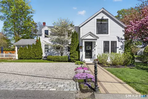 2 Elm St, Groton, CT 06340