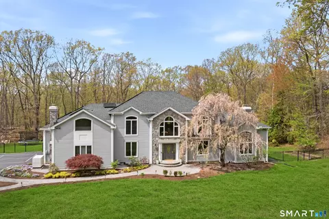 63 Coventry Ln, Trumbull, CT 06611
