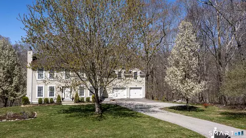 11 Reservoir Vw, Ledyard, CT 06339