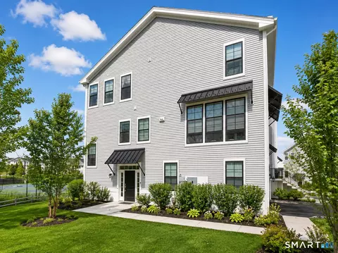5 Brentwood Cir, Danbury, CT 06810