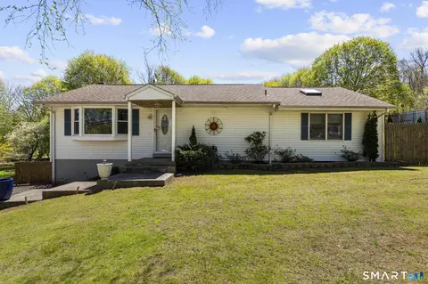 10 Sharp Hill Rd, Uncasville, CT 06382