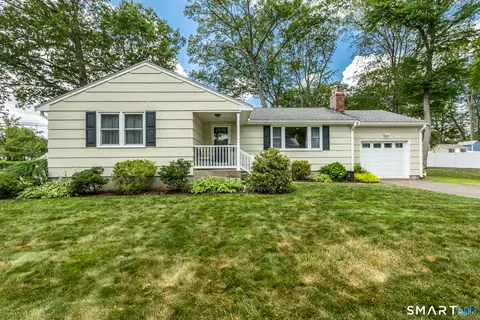 53 Temple Dr, East Hartford, CT 06108