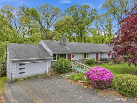 95 Westwood Dr, Easton, CT 06612